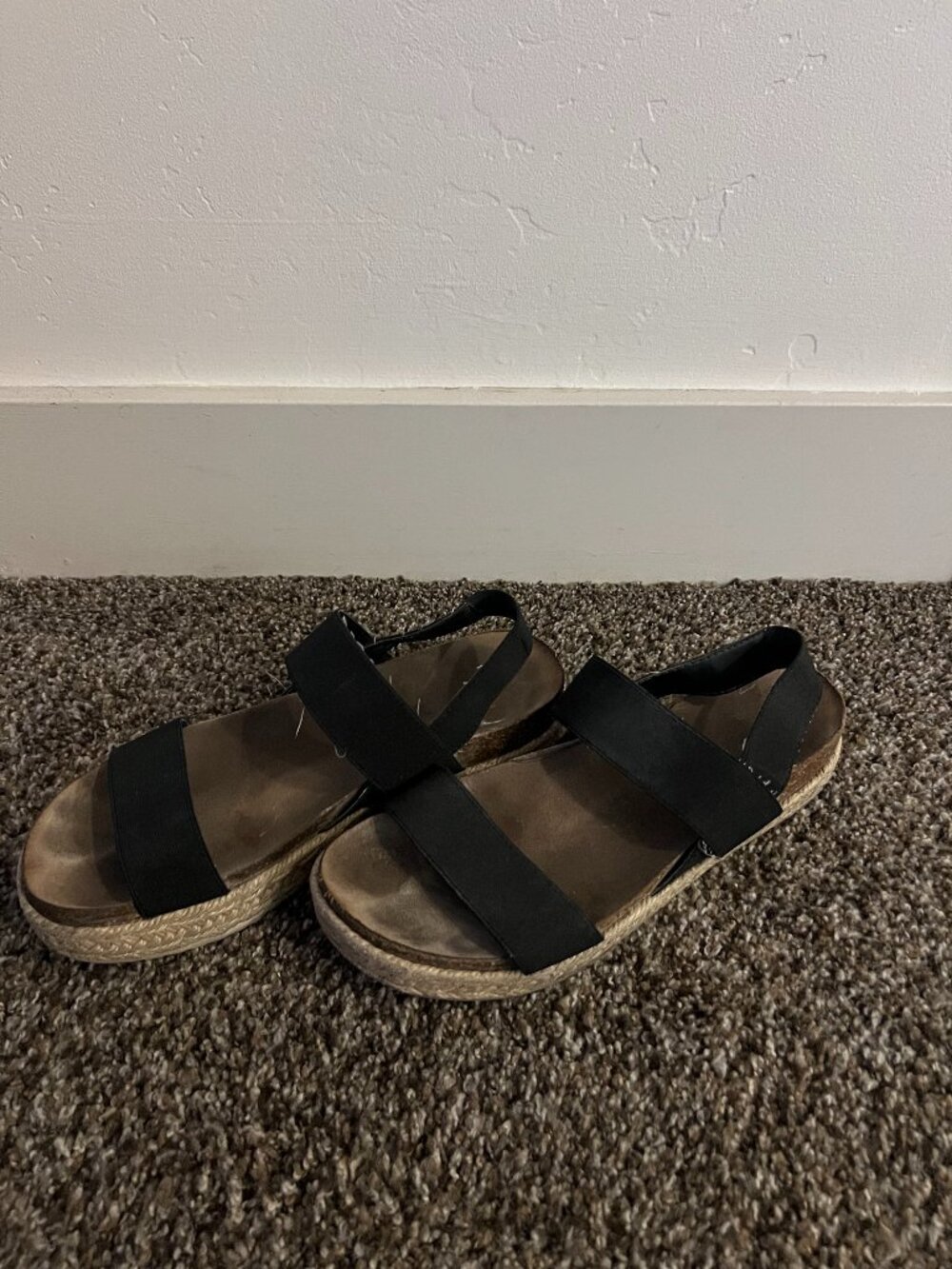 Women's black strap platform sandals - fit like women's 8-8.5